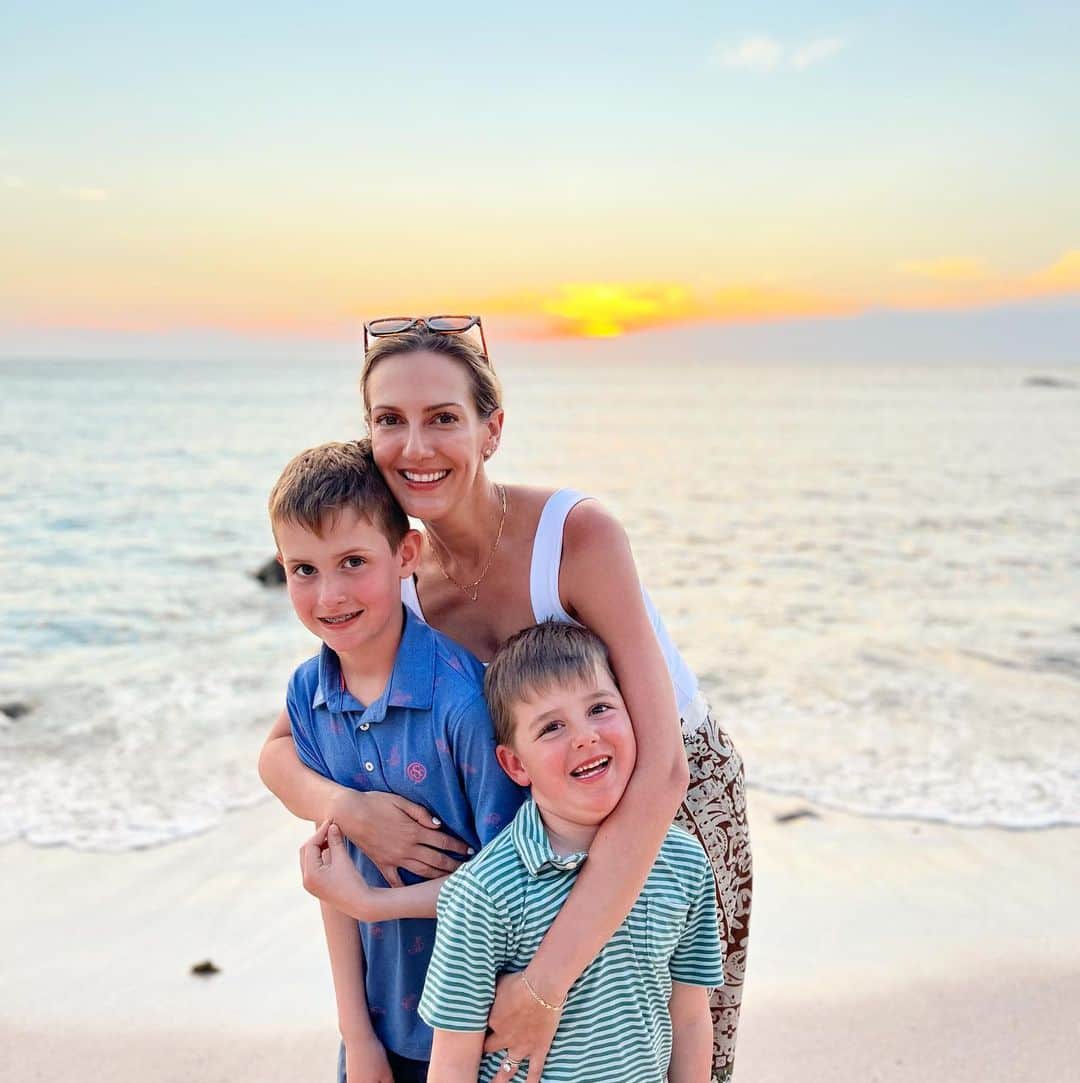 Anna Jane Wisniewskiさんのインスタグラム写真 - (Anna Jane WisniewskiInstagram)「Punta Mita/Sayulita is definitely my favorite area of Mexico. The first time we came as babies (ok fine, we were 24 years old), decided to get married there in 2011, and finally we brought the kids this year! It was an all-around great spring break and I’m sure we’ll be back again soon 🌴」4月3日 10時53分 - seeannajane