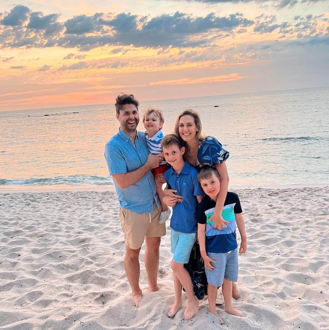 Anna Jane Wisniewskiのインスタグラム：「Punta Mita/Sayulita is definitely my favorite area of Mexico. The first time we came as babies (ok fine, we were 24 years old), decided to get married there in 2011, and finally we brought the kids this year! It was an all-around great spring break and I’m sure we’ll be back again soon 🌴」