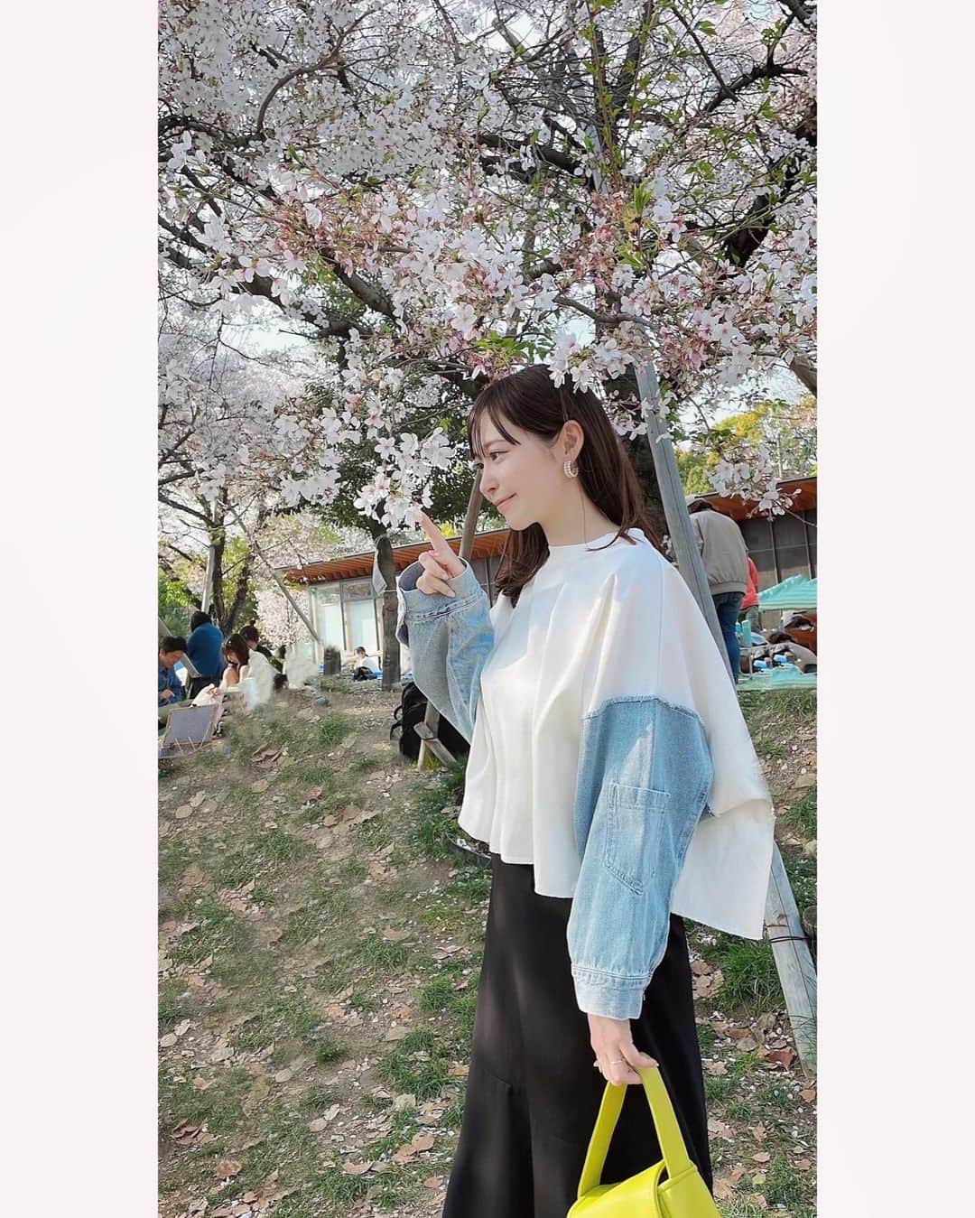 田中良子さんのインスタグラム写真 - (田中良子Instagram)「長年 #ぱっつん前髪 だったけど、 ちょっとだけ変えた春🌸 #前髪 って難しい。。。 2枚目、風で毛がもわ〜なった。」4月3日 10時55分 - tanakaryoko102