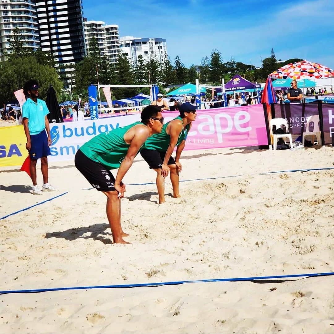 庄司憲右のインスタグラム：「BEACH PRO TOUR 2023 FUTURES COOLANGATTA大会は9位タイで終了しました。 次戦は勝つ！  NEXT→Tahiti☀️🏐🏝️  #Beachvolley #beachvolleyball #housecom #hurley #hurleyjapan #hiroginza #goldcoast #coolangatta #日本人たくさん #応援ありがとうございました🇯🇵」