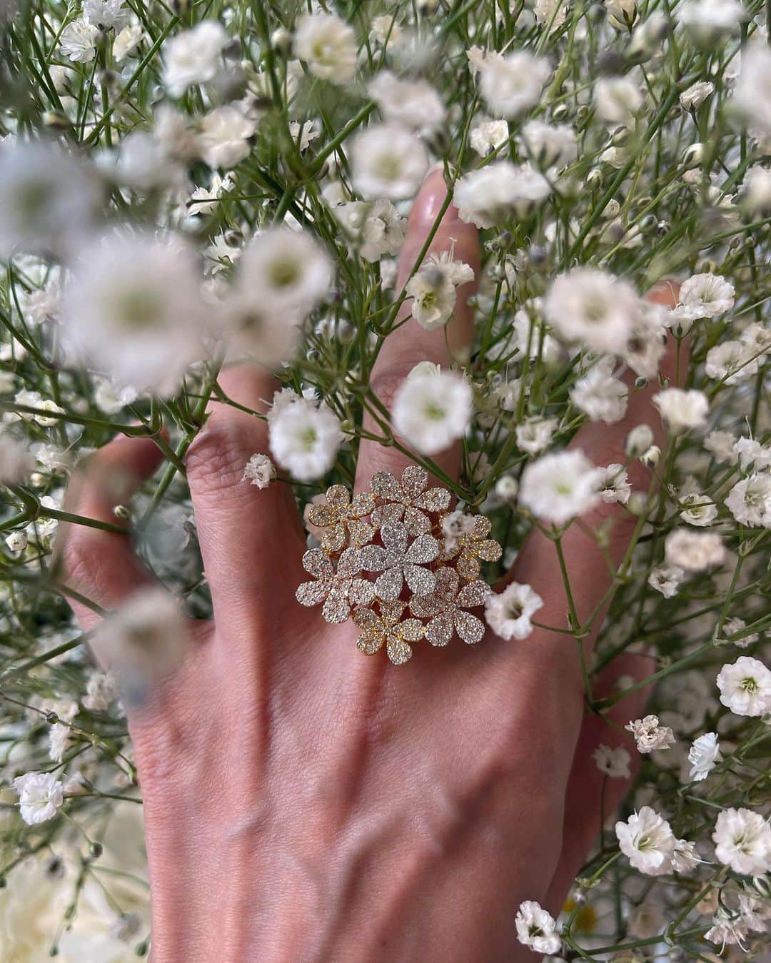 mioのインスタグラム：「💐#bouquet」