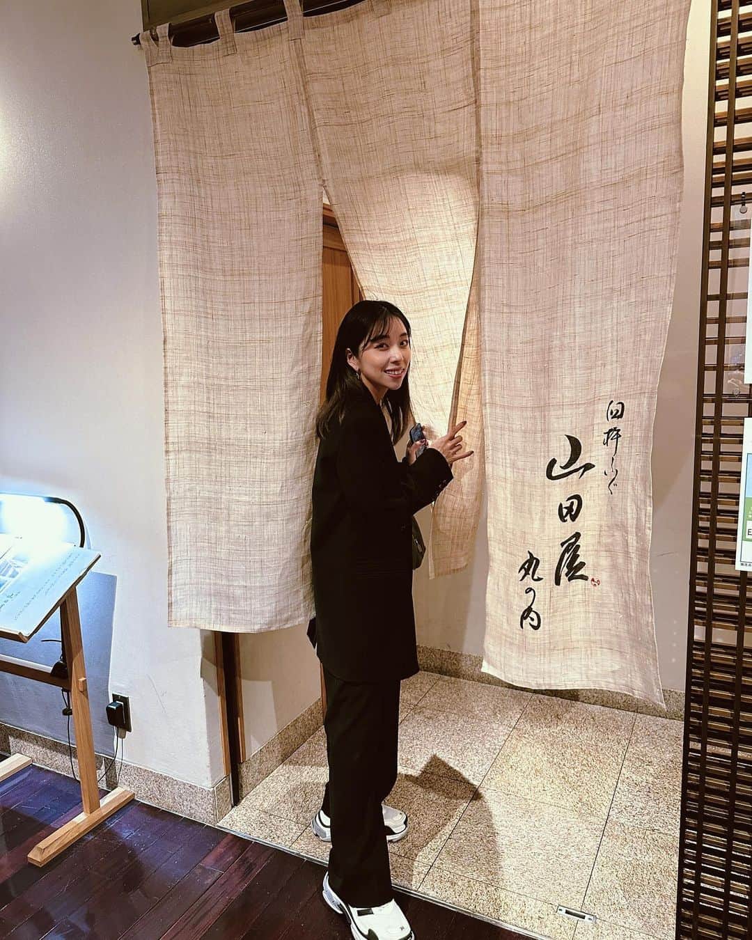 柏木亜季子のインスタグラム：「. ホワイトデーにふぐ🐡笑 ふぐ食べていつも思うけど、 美味しいけど結局私が好きなのは 多分ポン酢です。 (高いから怒られるね) ありがとう👨🏻♡」