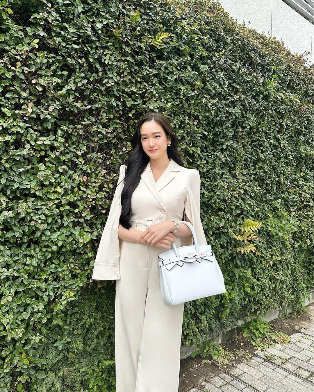 太田麻美さんのインスタグラム写真 - (太田麻美Instagram)「🤍👜  all in one @royalparty_official  bag @savemybag  shoes @zara   #fashion #outfit #spring #coordinate #springcode #allinone #royalparty #savemybag #ファッション #私服 #春コーデ #コーデ #きれいめコーデ #ケープ #ケープオールインワン #オールインワン #ホワイトコーデ」4月3日 11時52分 - asami0523