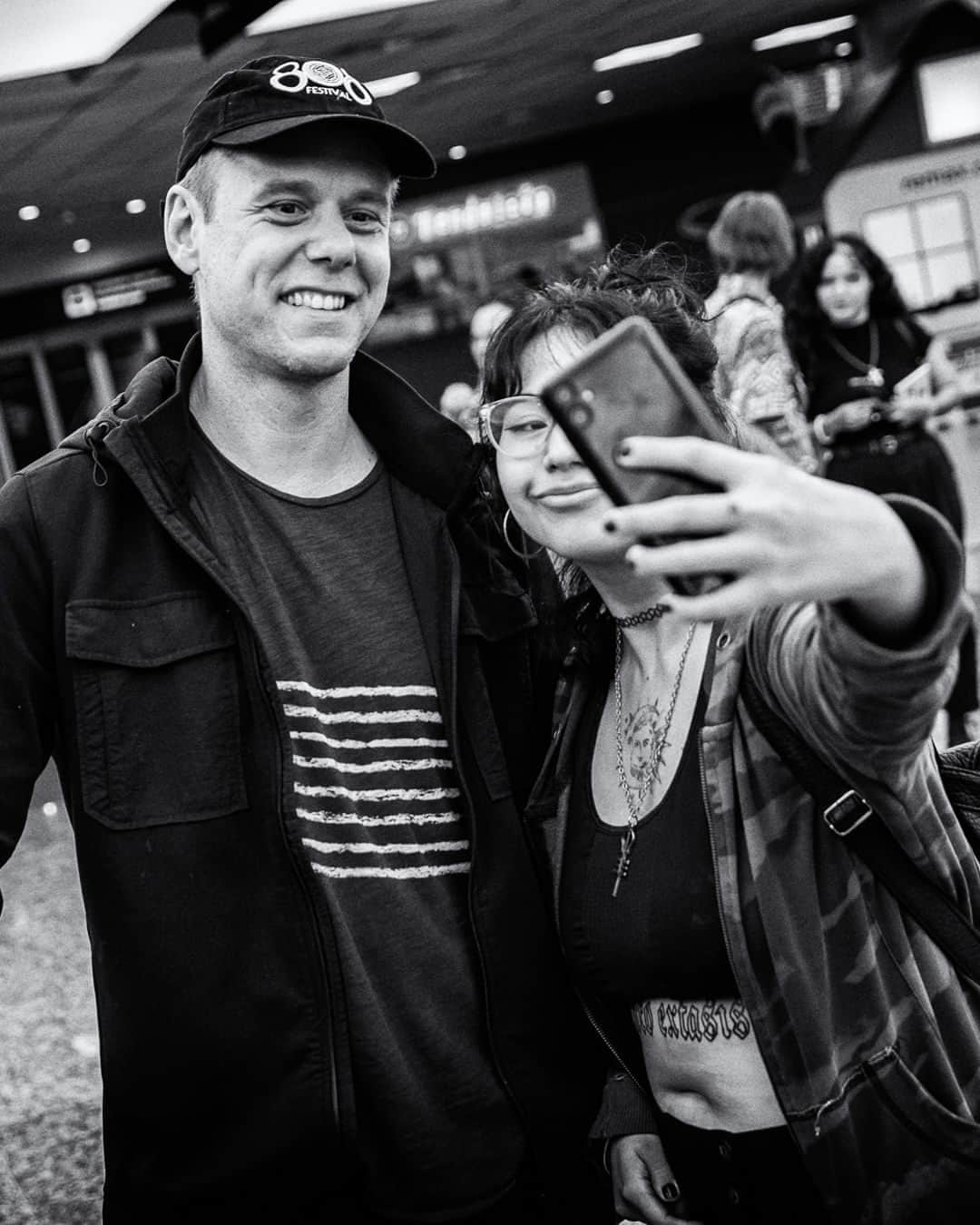 Armin Van Buurenさんのインスタグラム写真 - (Armin Van BuurenInstagram)「The one thing I love most about being on tour is meeting all of you!」4月3日 23時41分 - arminvanbuuren