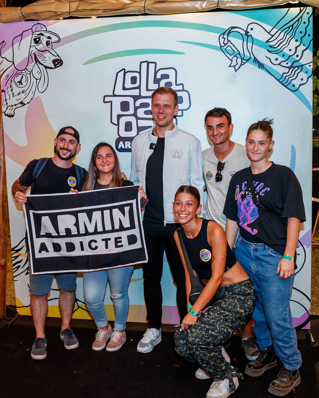 Armin Van Buurenさんのインスタグラム写真 - (Armin Van BuurenInstagram)「The one thing I love most about being on tour is meeting all of you!」4月3日 23時41分 - arminvanbuuren