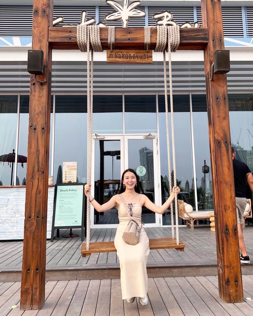 岩間恵さんのインスタグラム写真 - (岩間恵Instagram)「去年の7月に訪れたドバイ🇦🇪 旅VLOGをYouTubeでやっと公開したので、懐かしいなぁと思いながら写真見返してた📸  大好きな友達にも会えて♡ @yuho_asa 最高の旅だったなぁ  ぜひYouTube見てね🫶🌏  ...それにしても私の楽しそうな顔よ  #だって本当に楽しかった #tbtってやつ #今年はどこへ行こう　@mame_trip ✈︎❣️」4月3日 22時19分 - iwamame