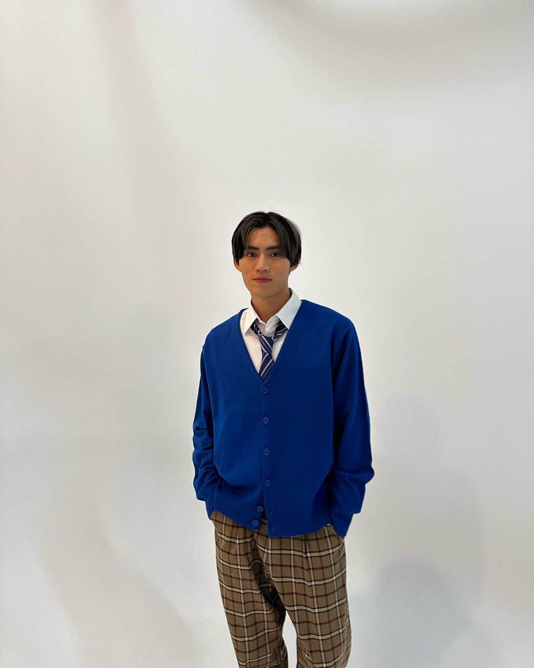 TAKUYAのインスタグラム：「どうも 今日はZepp Namba でバディフェスでした。 ここ数日名古屋や大阪でイベントを通じてみんなとたくさん関われて嬉しいです。 あと久しぶりに制服を着てます 実は卒業してから2年も経ってるんですよね やばいですね 時の流れは早いですね でも全然高校生感あるくない？無いとか言わないで寂しくなるから」