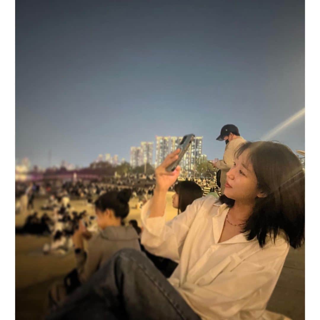 チョ・スヒャンのインスタグラム：「😶💛🤎」