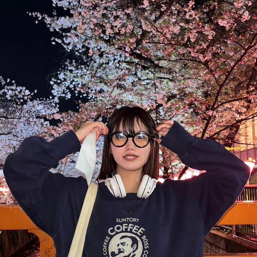 比嘉奈菜子さんのインスタグラム写真 - (比嘉奈菜子Instagram)「ギリギリ夜桜できた。 楽しかったなぁ。 皆さんはお花見できましたか？？」4月3日 22時40分 - higa_nanako