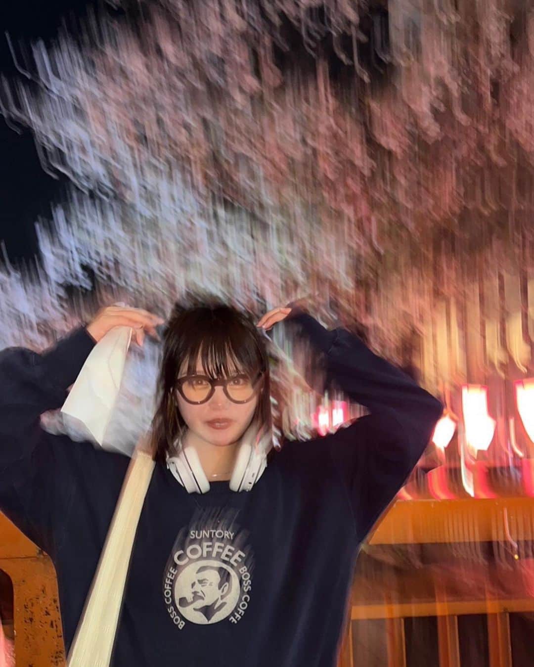 比嘉奈菜子のインスタグラム：「ギリギリ夜桜できた。 楽しかったなぁ。 皆さんはお花見できましたか？？」