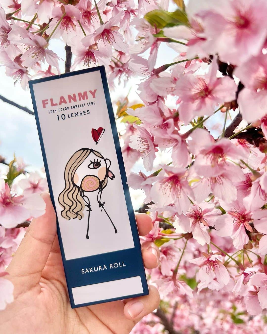 前田希さんのインスタグラム写真 - (前田希Instagram)「桜とツーショット🌸 @flanmy の #サクラロール をつけてみましたが めっちゃうるうるな感じが可愛くて感動しました🥹🌸 これはリピします、、🥲♡ . 色素薄めな感じだけど ナチュラルだから使いやすかったです🐈 . . #flanmy #フランミー」4月3日 23時00分 - nozomyyy_