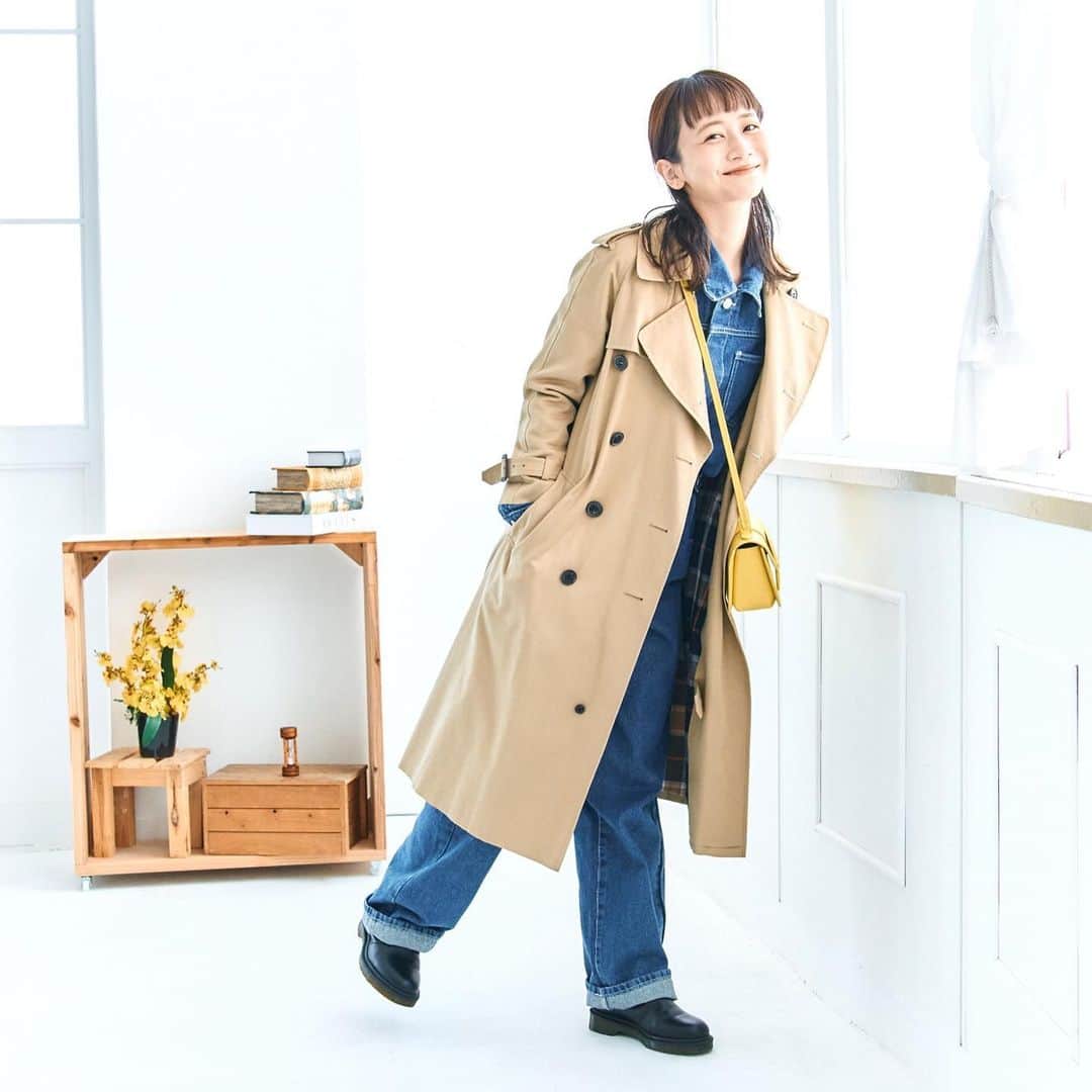 merのインスタグラム：「いよいよ新年度がスタートしましたね✨  お洋服の衣替えは終わりましたか？ 今月は、春のマストアイテムを使ったmerモデルたちの私服コーデをご紹介♪𓈒𓏸  今回は綺麗めの春アウターを使ったコーデをピックアップしています🌱  コーデの詳細はストーリーズのリンクかmer webからチェックしてくださいね🫣」