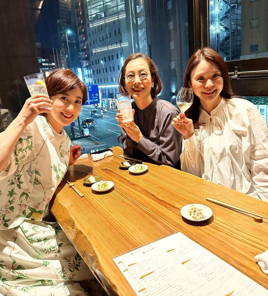 池尻和佳子さんのインスタグラム写真 - (池尻和佳子Instagram)「月曜から素敵な仲間と飲める幸せ。これだから、明日からまた頑張れる💪  #月曜#夜#女子会#飲み会#トキシラズ#渡辺通り#移転 #個室あります#コメンテーター#内科医#中島由美 先生 #クリスタル医科歯科クリニック#中央区#舞鶴 #全部おいしい#明日から#また#頑張ります #chesty#アナウンサー#池尻和佳子#rkb」4月3日 23時12分 - wakako_ikejiri_rkb