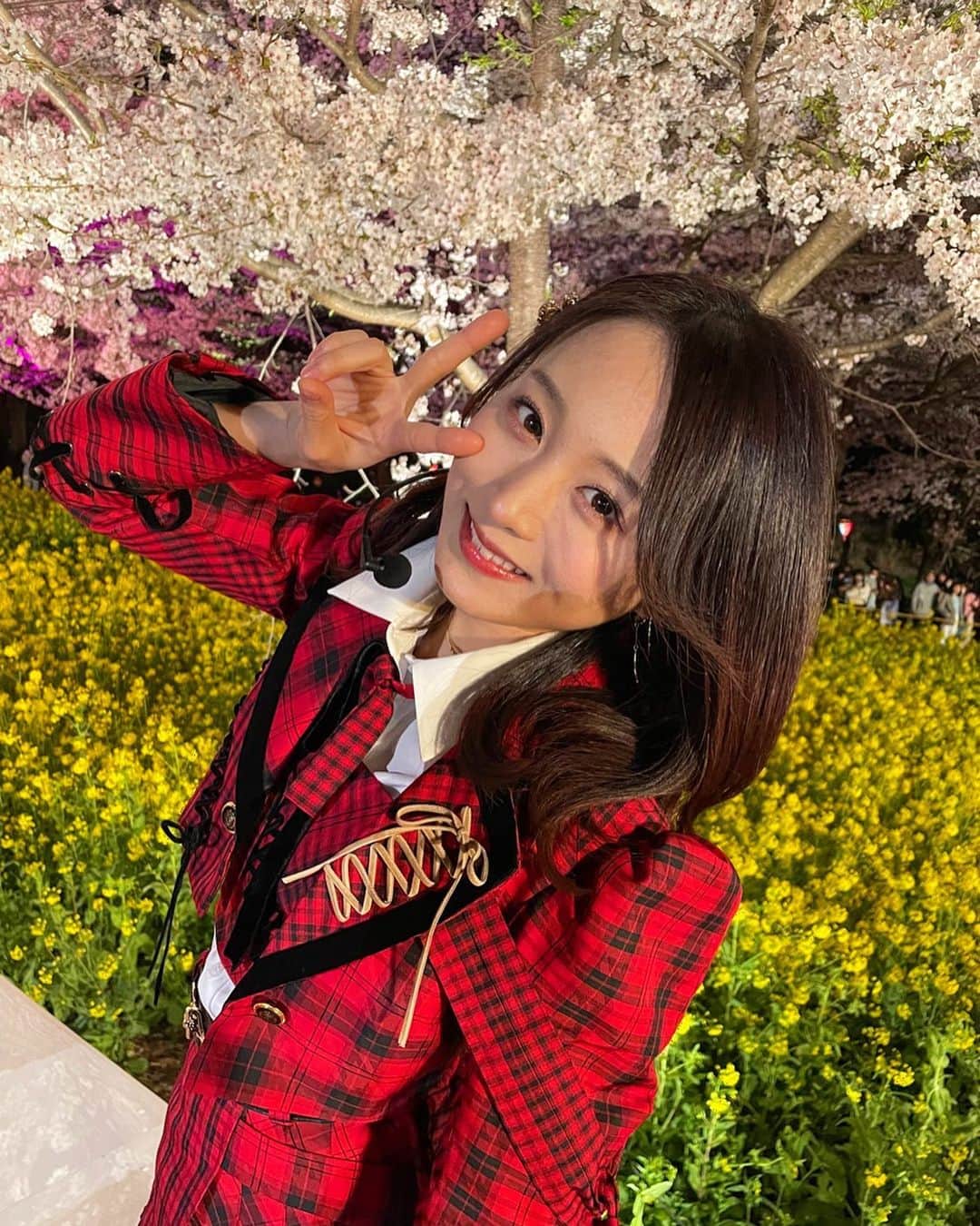 坂口渚沙のインスタグラム：「CDTV30周年SP ありがとうございました😊  桜がとにかく綺麗だった〜🌸🌠 #akb48  #桜 #cdtv30周年sp」
