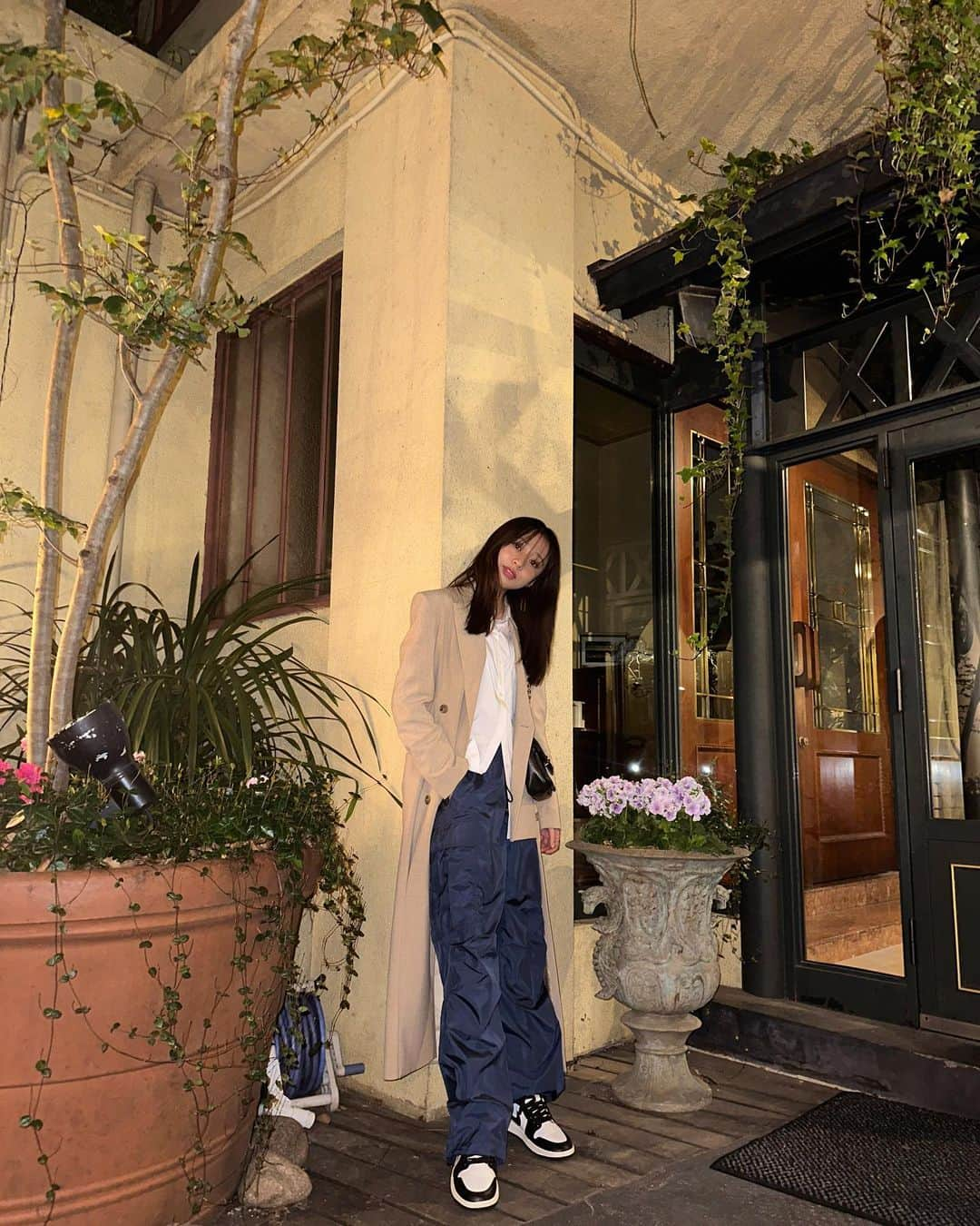 江藤百香のインスタグラム：「☕️  しふく！ #ootd #outfit #elura #エルーラ」