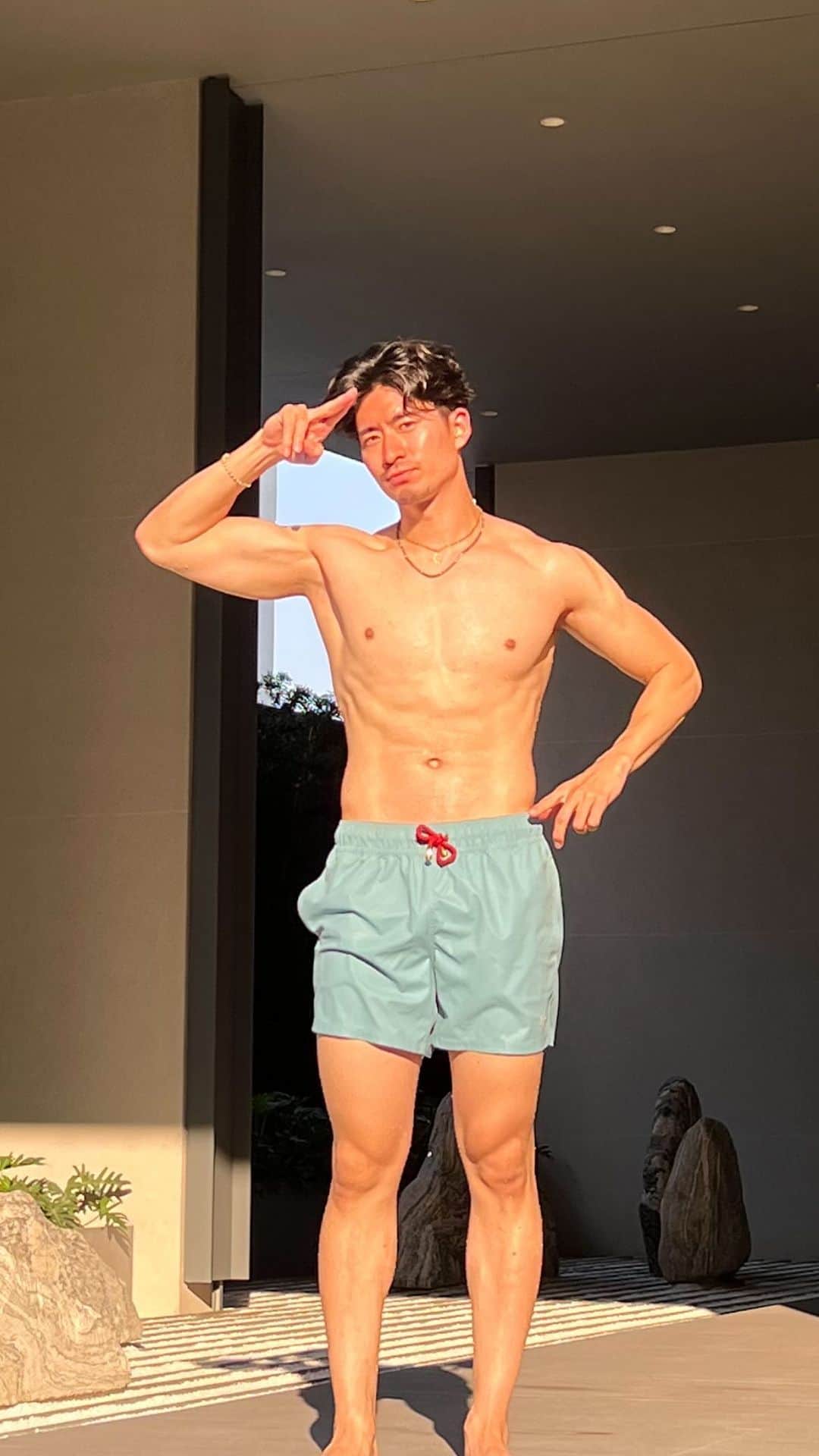 Kensukeのインスタグラム：「Finally Bangkok !!🇹🇭😊🫶🏼 ・ ・ For personal training, please DM from @kensuke_personal ! ・ ・ ท่านใดสนใจฝึกกับเทรนเนอร์ส่วนตัว สามารถจองได้ เริ่มคลาสตั้งแต่วันที่ 4 เมษายน เหลืออีกสามท่านเท่านั้น!!」