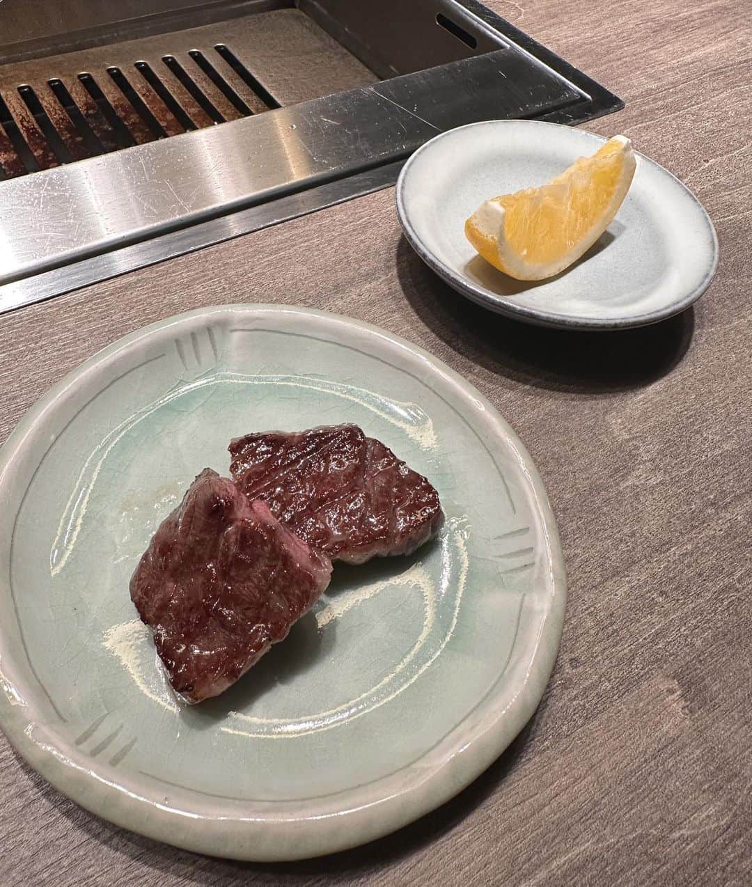 荒谷柚風さんのインスタグラム写真 - (荒谷柚風Instagram)「もう焼肉は食べられない っていつかなるかもしれないの悲しすぎるので 食べられるうちにたくさんいいお肉を食べるのです  @ushigoro_yakiniku  いつも本当に美味しい 個室なので記念日にも◎」4月3日 23時27分 - yuzzz1111