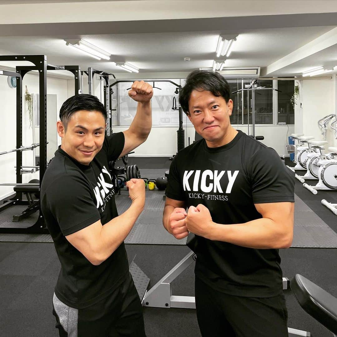 Kotokaさんのインスタグラム写真 - (KotokaInstagram)「. 4月入社の原田大輔トレーナーと  KICKY横浜鶴見店で指導に入りました🤙」4月3日 23時34分 - kotoka.shiiba