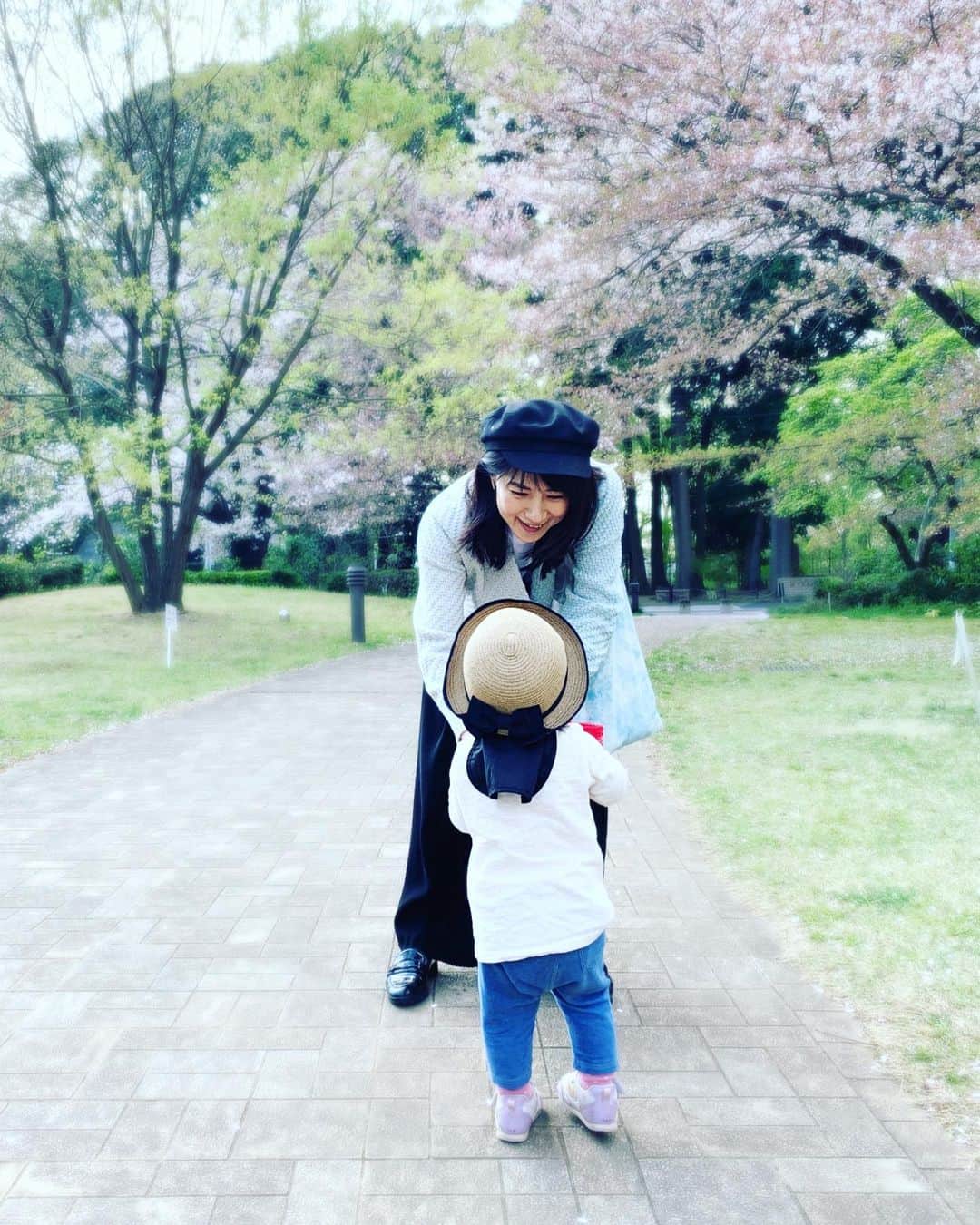 中江有里のインスタグラム：「姪っ子と。  #中江有里」