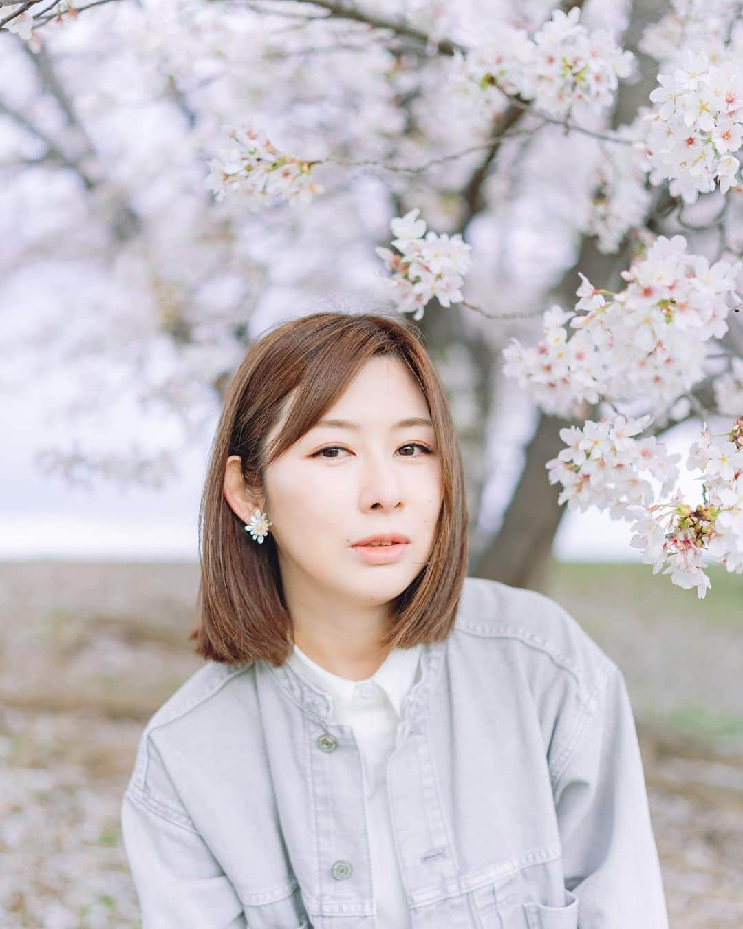 吉野史桜のインスタグラム：「🌸🌸🌸 Photo by @genphotogenic   #ポートレート  #写真 #photography #photo #photoshoot #portrait #桜 #さくら #🌸 #春 #spring #赤羽」