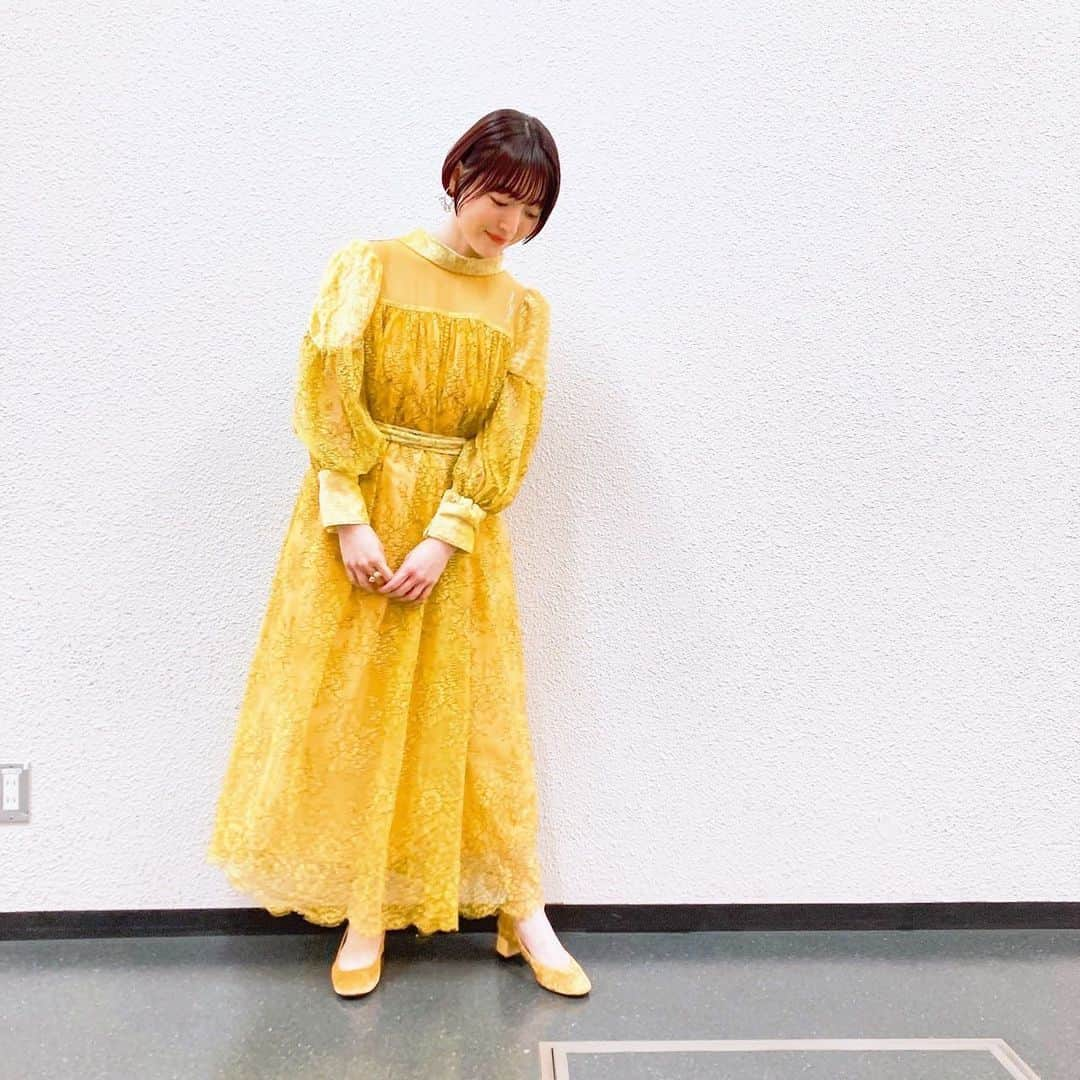 花澤香菜さんのインスタグラム写真 - (花澤香菜Instagram)「. 五等分の花嫁イベントと、パンフレット撮影のオフショット🌸 新作アニメも発表された五等分の花嫁、これからもよろしくお願いします☺️✨ #五等分の花嫁  #五等分の花嫁specialevent  #花澤香菜  3枚目earring  @cadtokyo / ring @amitiecredirdesign 10枚目　ring @soramamade」4月3日 15時25分 - hanazawa_kana.official