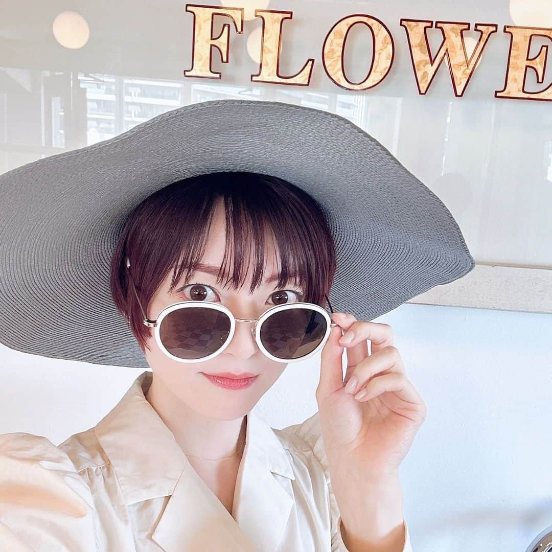 花澤香菜さんのインスタグラム写真 - (花澤香菜Instagram)「. 五等分の花嫁イベントと、パンフレット撮影のオフショット🌸 新作アニメも発表された五等分の花嫁、これからもよろしくお願いします☺️✨ #五等分の花嫁  #五等分の花嫁specialevent  #花澤香菜  3枚目earring  @cadtokyo / ring @amitiecredirdesign 10枚目　ring @soramamade」4月3日 15時25分 - hanazawa_kana.official