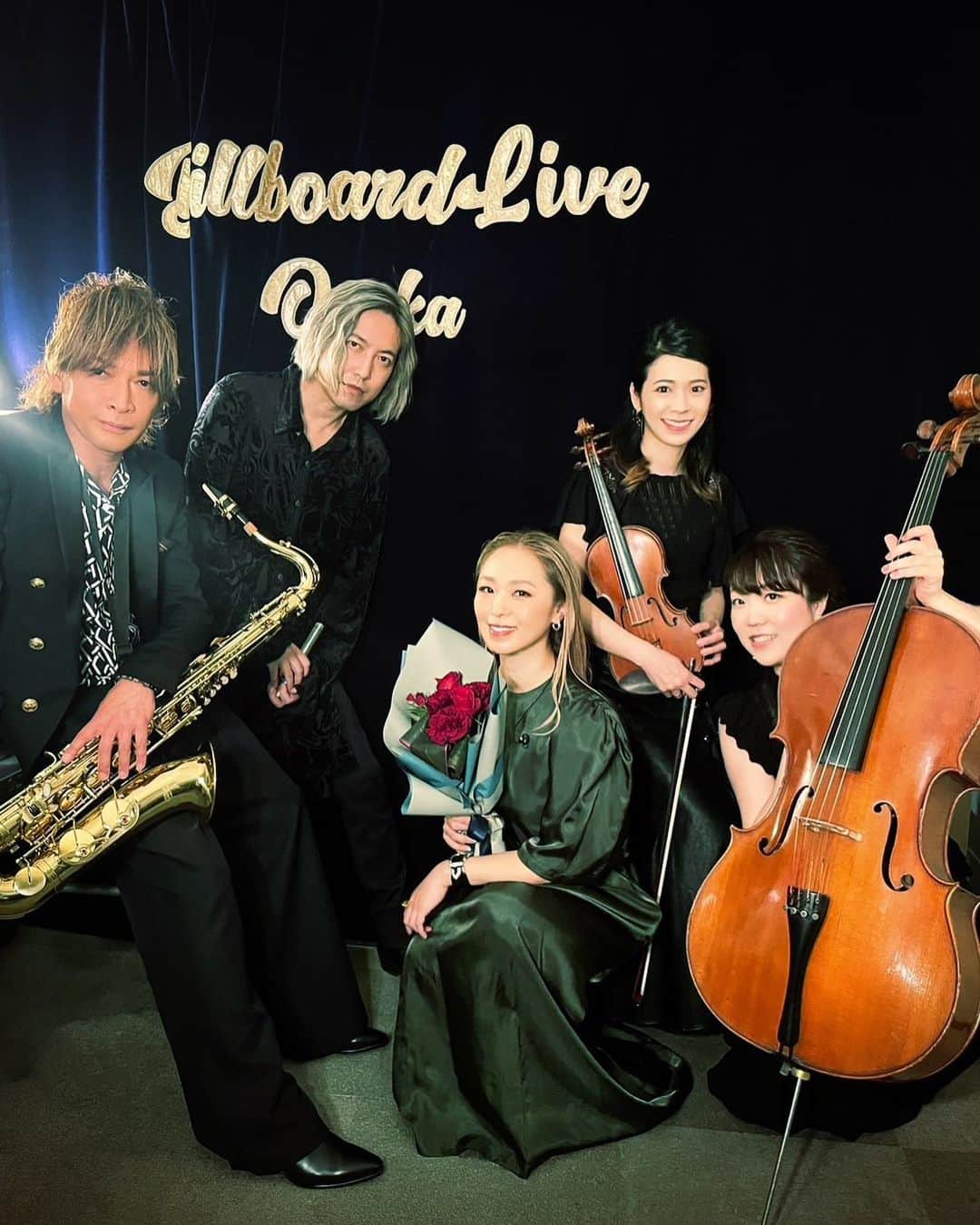 INORANのインスタグラム：「Thank you, Osaka!!!  このメンバーで奏でる アコースティックの響きは、唯一無二です🤘  次の楽章は、、今週末のビルボードライブ横浜での2Days!! 是非、音のシャワーを浴びに来て下さい！  そして、ビルボードライブ大阪のスタッフのみんな、いつも最高の時間を一緒に作って本当にありがとう！！ 再会を楽しみにしてるよ。  #billboard #billboardlive #billboardliveosaka #billboardliveyokohama #billboardsession #premium #acoustic」