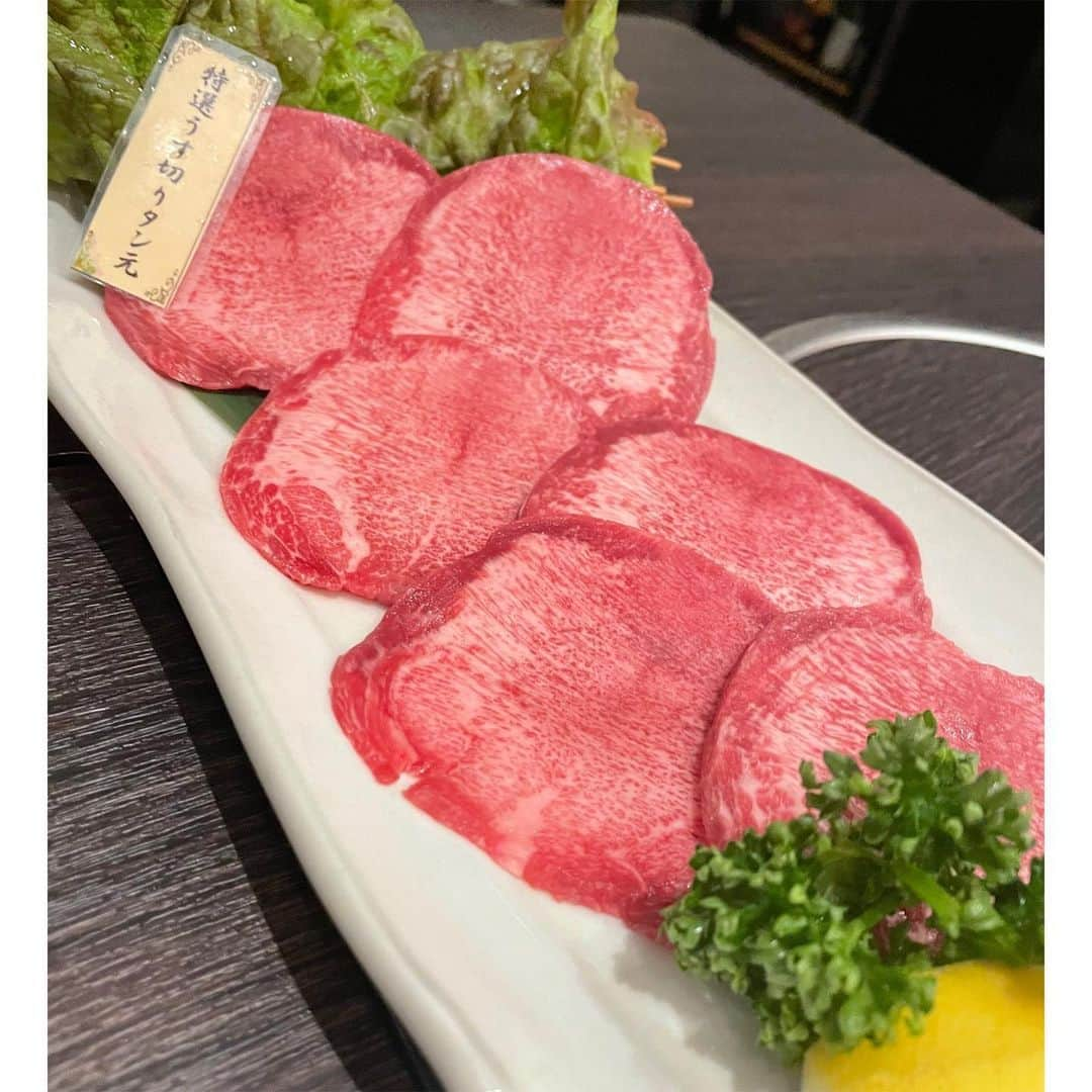 和氣あず未さんのインスタグラム写真 - (和氣あず未Instagram)「久しぶりの焼き肉🍖 * * * オーナーさんとっても素敵だった… 絶対また行く…… * * 食べる前に、この子🐃のお肉使って調理しますっていう証明書見せられたんだけど ちゃんとノアちゃんって名前も付けられてて、きっと飼育員さんにも愛情たっぷりに育てられたんだろう…🙏 大変ありがたく美味しくいただきました…！！！」4月3日 15時47分 - azumi_waki