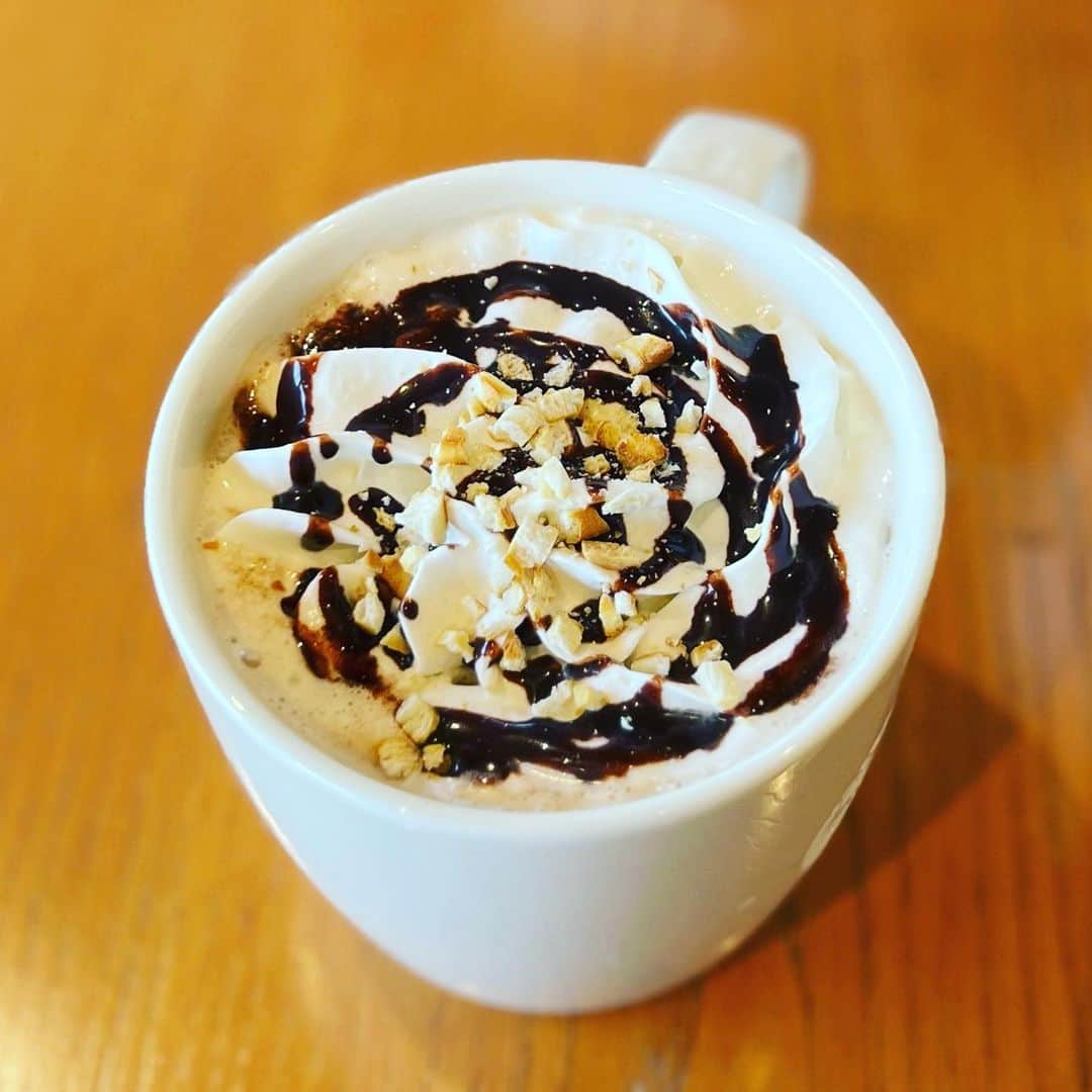 上杉洋史のインスタグラム：「Taking a short break.」