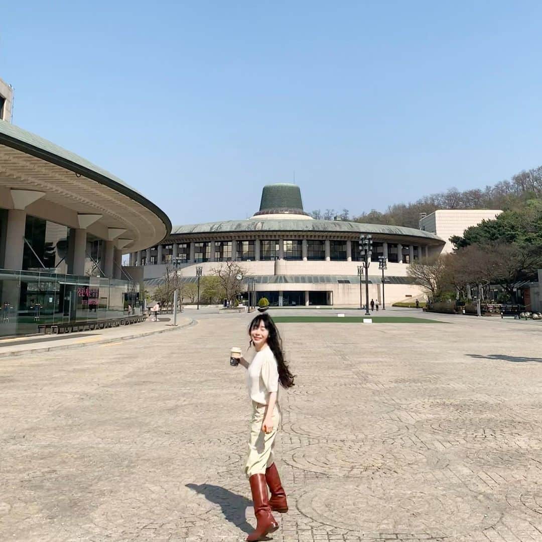 soy kimのインスタグラム：「나의 봄은 예술의전당 🌸」