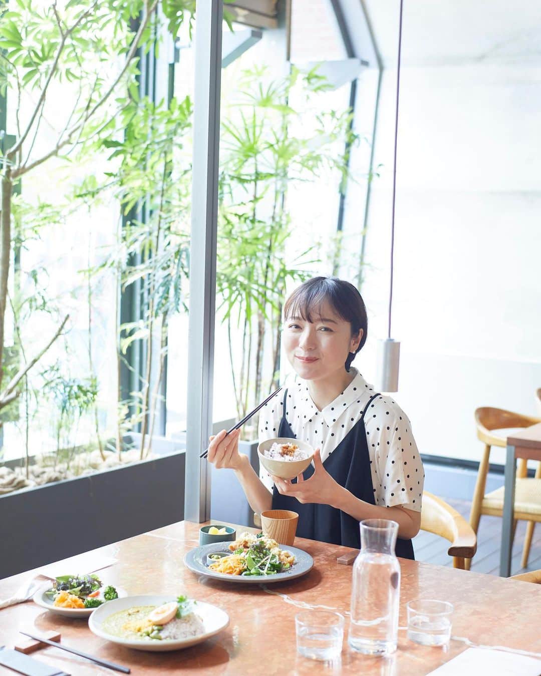 佐藤愛子のインスタグラム：「ごはんたべながらの趣味撮✨ ごはんとお風呂タイムが本当に好きです。癒し。  #ランチ巡り #ランチタイム #ごはん   📷　@takikawayayoi」