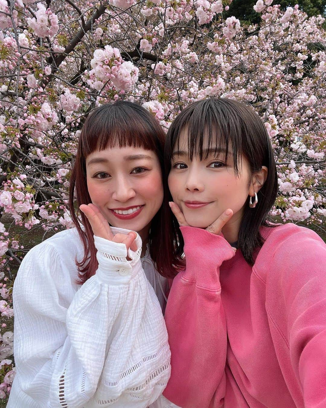 沢辺りおんさんのインスタグラム写真 - (沢辺りおんInstagram)「朝活で @naestagram_ と 新宿御苑でお花見したよ🌸」4月3日 16時20分 - rionsawabe