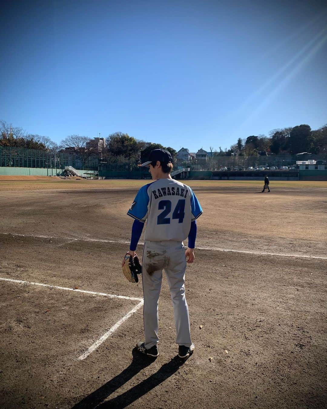 川﨑健太のインスタグラム：「開幕しました⚾️  今年も泥だらけになりながら全力プレーで🔥  #bulldogs #24  #草野球」