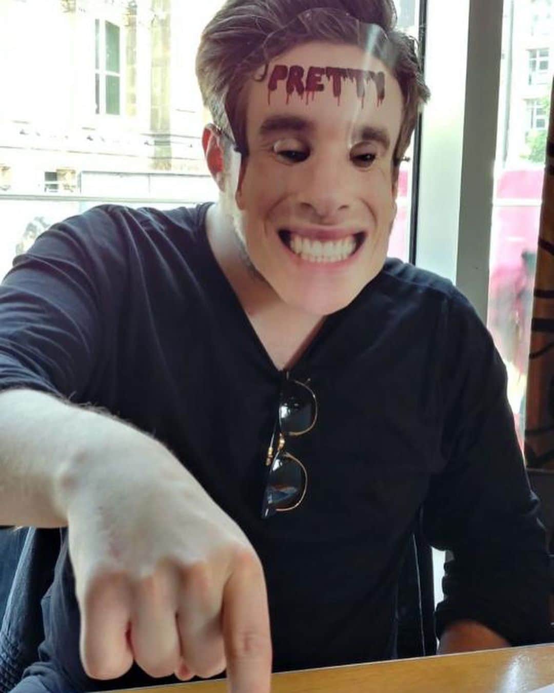Don Brocoさんのインスタグラム写真 - (Don BrocoInstagram)「Happy birthday to the guy who really is that fun 💪❤️The true legend that is @robdamiani. We know, we know it was technically yesterday… We didn’t miss it we were just celebrating too hard. Plus he deserves a whole damn week if anything 🎂🎉」4月3日 17時25分 - donbroco