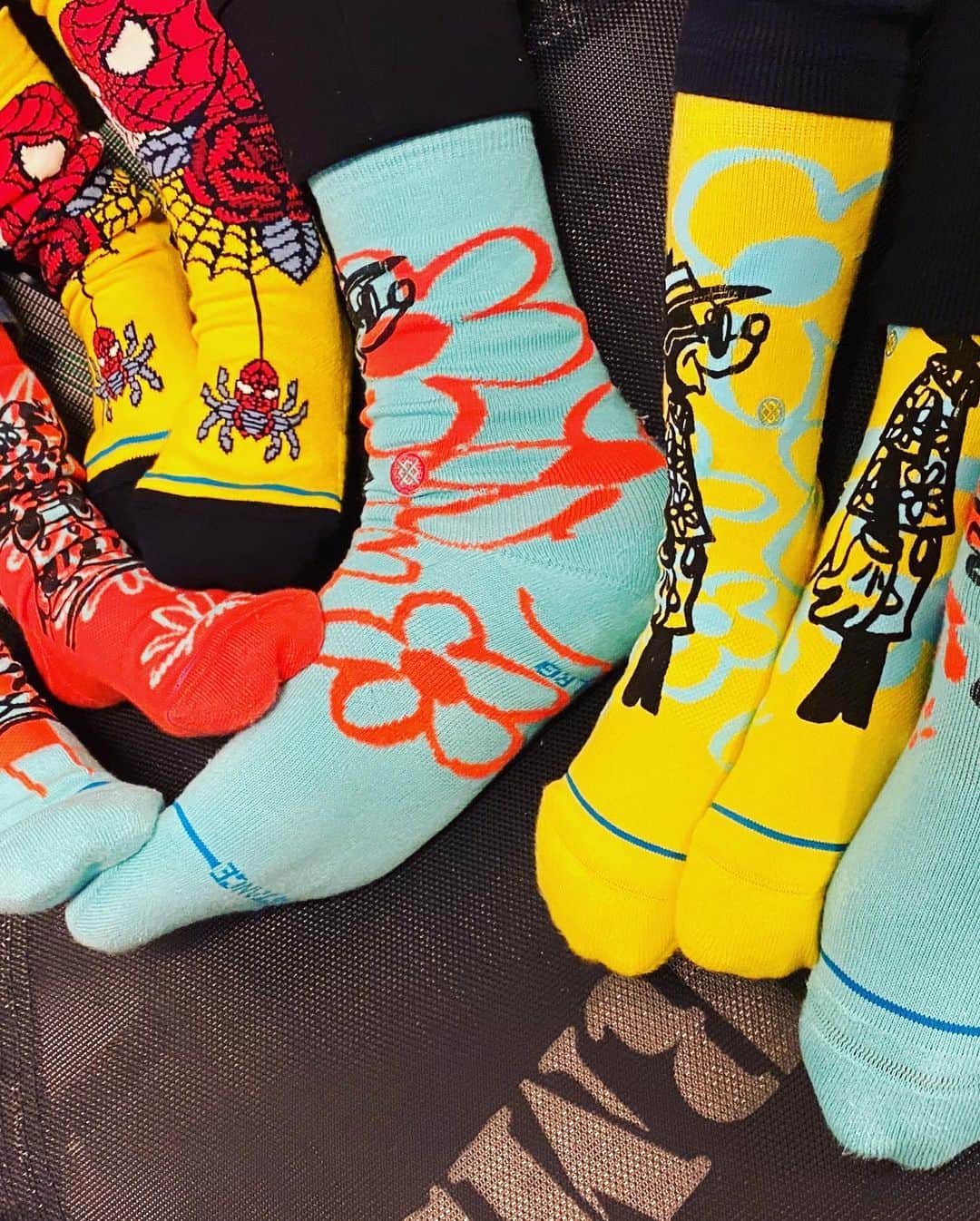 眞庭城聖のインスタグラム：「Stance Family🫶  #stance #stancesocks #socks #family #kids #disney #mickeymouse #minniemouse #marvel #spiderman #ありきたりはつまらない」