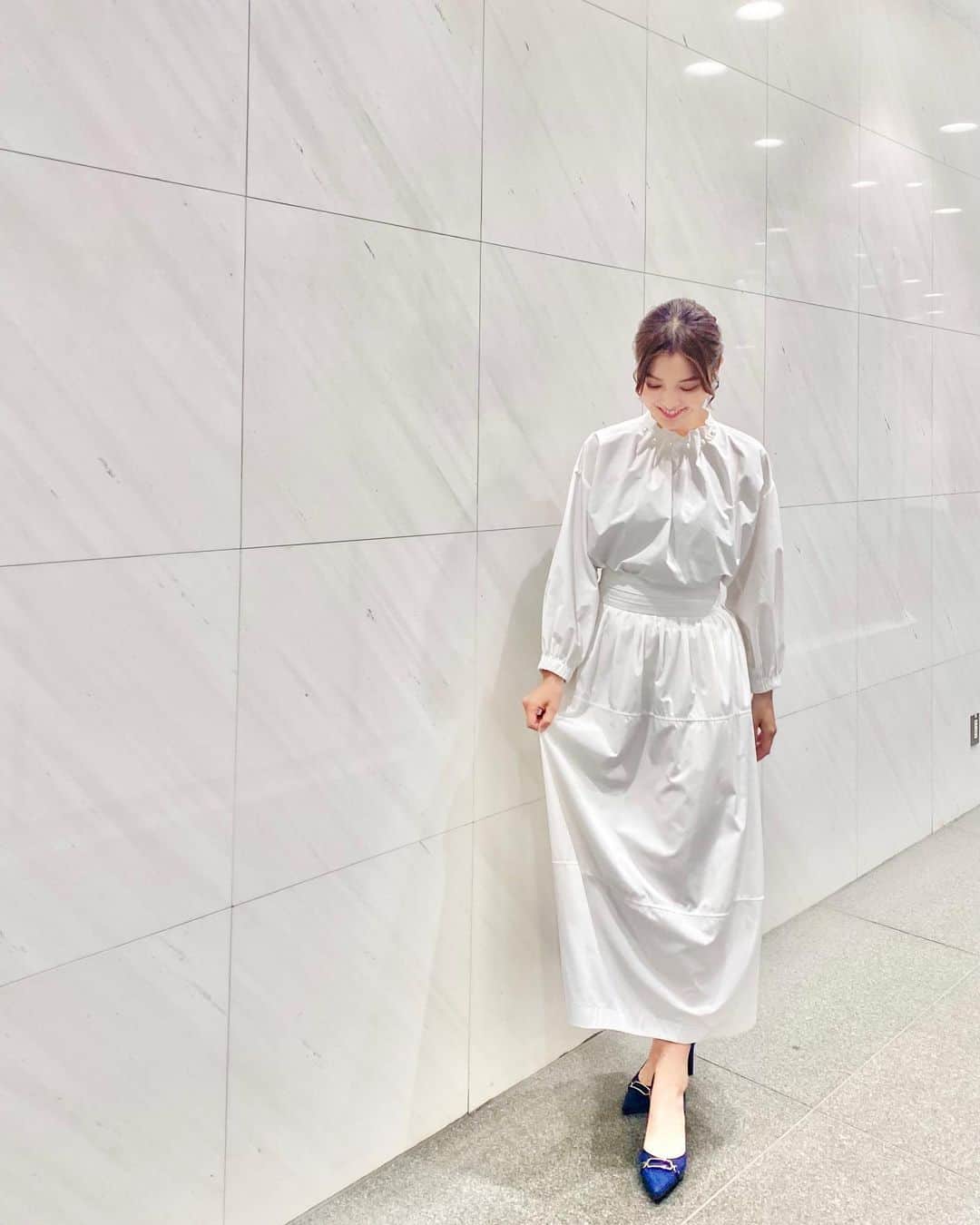 のインスタグラム：「初心。 そんな気持ちで、真っ白な衣装をよじごじDaysの初日に選びました。 #laboutiquebonbon  新生活、新社会人、新学期を迎えたみなさんにとって、良い一年になりますように🤍  よじごじDays、ご覧くださった方ありがとうございます！明日からもぜひご覧ください！」