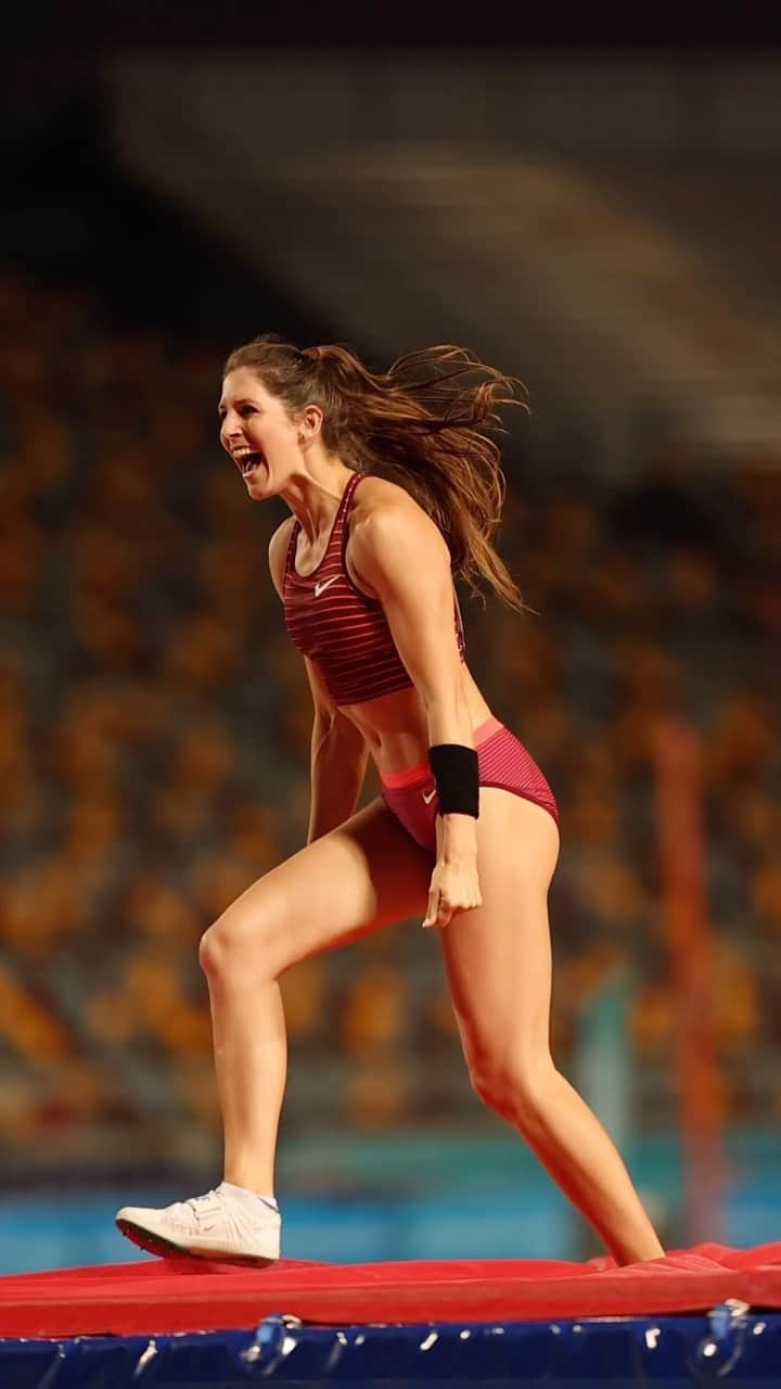 エリザ・マッカートニーのインスタグラム：「4.75m to win Australian Nationals and claim the meet record. What a season! All after having no real idea if I’d ever be able to jump these sort of heights again.  This season has been about slow but consistent progress, and I’ll absolutely take that. Little break now then I’ll be gearing up for a full European season. Can. Not. Wait.   Video by @ss__athletics」