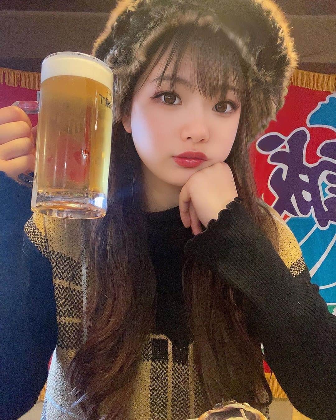 のインスタグラム：「⁡ 🍺💕 ⁡ ✼••┈┈••✼••┈┈••✼••┈┈••✼••┈┈••✼ ⁡ 👠Show time 1部 ▷▶︎ 18:30open 19:00start 2部▷▶︎ 20:40open 21:15start 3部▷▶ 22:50open 23:30start ⁡ 下記リンクから 日付選択して予約出来ます🙆‍♀️ 💫https://ts.burlesque-tokyo.com/booking/ ⁡ 当日で記載が無くても 電話すると入れるかもです❣️ 📞 052-228-4141 ⁡ 最寄りは地下鉄栄駅1番出口 1番出口から体感徒歩1分🚶‍♀️ 🔎🌎〒460-0003 名古屋市中区錦3丁目18-12  Minex88ビル 8F バーレスクTS ⁡ ✼••┈┈••✼••┈┈••✼••┈┈••✼••┈┈••✼ ⁡ ⁡ #burlesque #burlesqueTS #burlesquetokyo #バーレスク東京名古屋店 #バーレスクTS #バーレスク東京 #バーレスク #バーレスクtsゆいの #誰かの夢になって生きていく #エンタメ活動を止めない #ショーガール #ショークラブ #showgirl #showclub #showtime #showpub #nightclub #名古屋新名所#名古屋観光#love名古屋 #名古屋旅行#名古屋インスタ映え #錦3 #ビール女子 #海鮮グルメ #おかげ横丁  #おかげ横丁食べ歩き」