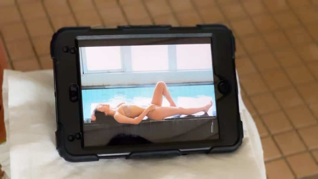 鈴木聖のインスタグラム：「マネージャーさんが撮影の時たくさん写真と動画撮ってくれているので投稿できるのたくさん🫶🏻 これはFLASHスペシャルさんの！  #instagood #instalike #instalove #likeforlikes #likeforfollow #followｍe #グラビア #水着 #cosplay 　#japanesegirl」