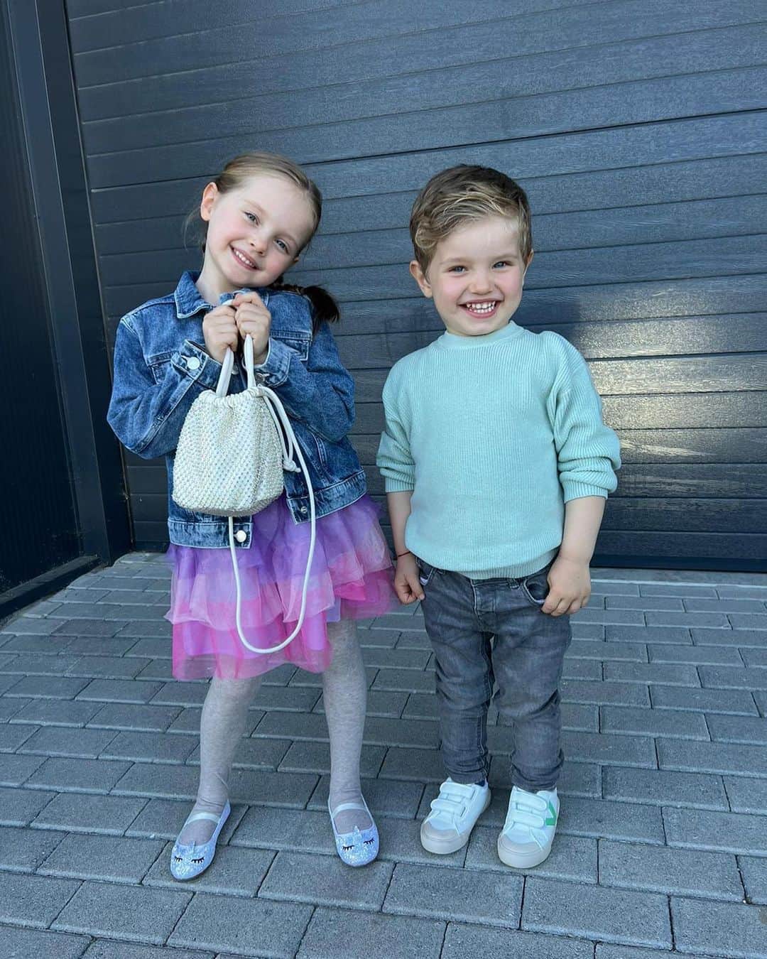 ウーゴ・ヴィエイラのインスタグラム：「Não posso pedir mais nada! Vou fazer de tudo para ver sempre esses sorrisos❤️😘🙏」