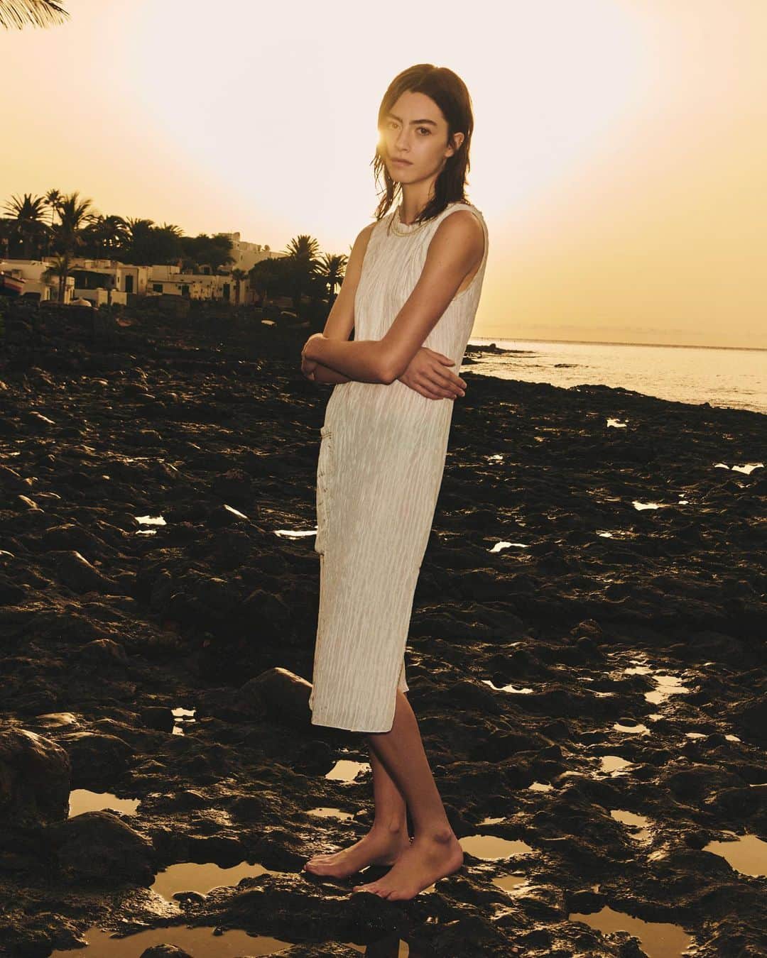 カルバンのインスタグラム：「Solar flare.⁠ ⁠ Carven’s Spring-Summer 2023.⁠ ⁠ Art direction by @fabricepaineau ⁠ Photographed by @quentindebriey ⁠ Model @clea_brt ⁠ ⁠ #CARVEN #SS23」