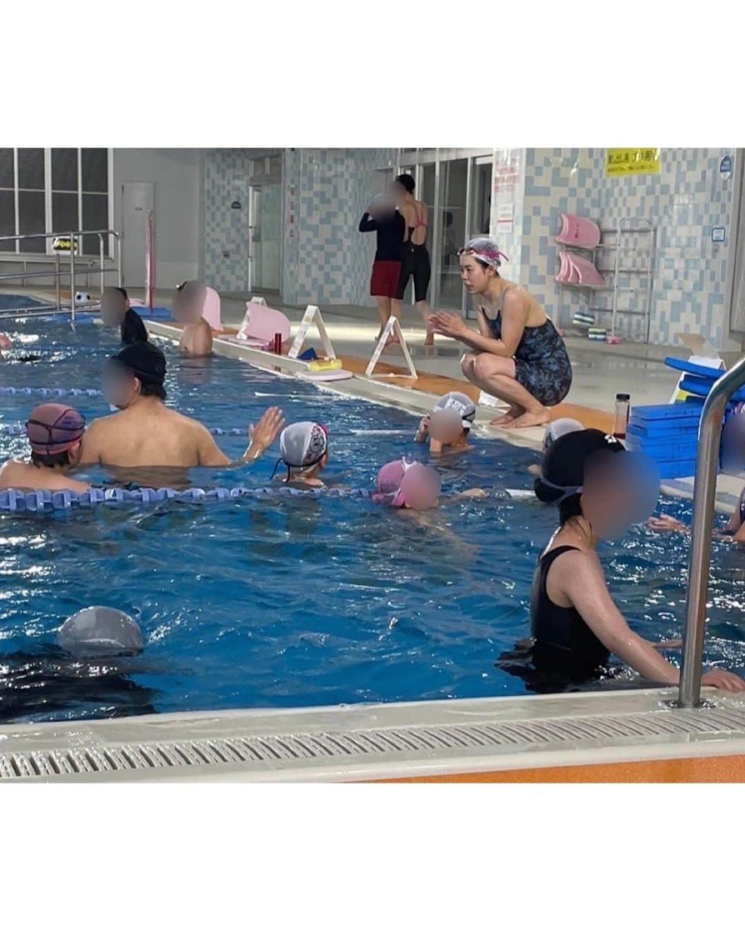 星奈津美のインスタグラム：「3月26日ニノ切温水プール 、29日扇町プール どちらも大阪にあるコナミスポーツさんの 指定管理施設での水泳教室でした🏊‍♀️  両日とも子どもの部、大人の部の2部構成でしたが すべて定員を上回るお申し込みを頂いたそうで、、 ありがたい限りです🙏🙏🙏  クロールが中心でしたが、大人の部の皆さんは バタフライもやりたいと言ってくださる方も多く 難しいドリル練習にもチャレンジして頂きました💪  楽しい時間であっという間でした！ ご参加頂いた皆さま、施設スタッフの皆さま ありがとうございました🙇‍♀️✨  #ニノ切温水プール #扇町プール #コナミスポーツクラブ #水泳教室 #おおきに」