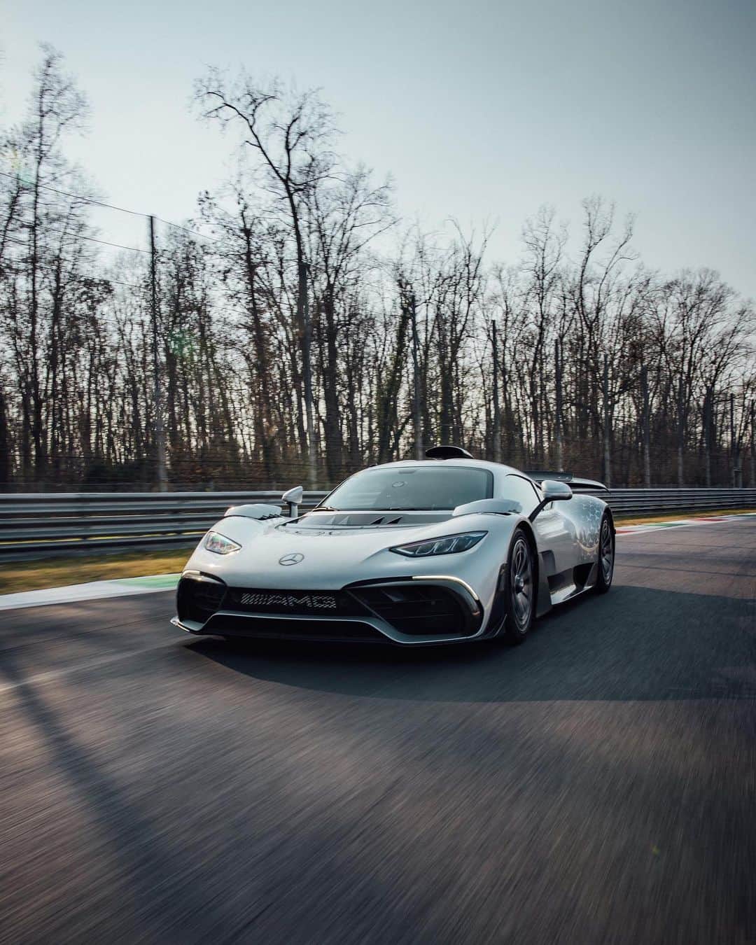 Mercedes AMGさんのインスタグラム写真 - (Mercedes AMGInstagram)「1:43,902 minutes — another one for the books with the #ONEandOnly.  We're proudly celebrating @maroengel and the team for breaking the record for street legal vehicles on the Monza racetrack, spectacularly outperforming the previous record time by 12 seconds. To shaping the future with paramount performance!   #MercedesAMG #AMG #AMGONE #EPERFORMANCE #AMGThrill #AMGRespect  [Mercedes-AMG ONE | WLTP: Kraftstoffverbrauch gewichtet, kombiniert: 9,9 l/100 km | CO₂-Emissionen gewichtet, kombiniert: 223,4 g/km | Stromverbrauch gewichtet, kombiniert: 49,8 kWh/100 km | amg4.me/DAT-Leitfaden]」4月3日 19時00分 - mercedesamg