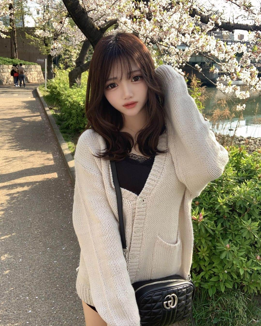 中明佑里花さんのインスタグラム写真 - (中明佑里花Instagram)「桜見てきまちた🌸🫧 散る前に行けてよかった^_ .̫ _^  #桜 #お花見 #桜スポット #大阪 #大阪桜スポット #毛馬桜ノ宮公園 #毛馬 #桜ノ宮 #japanesegirl #japan」4月3日 19時16分 - yurika__0306