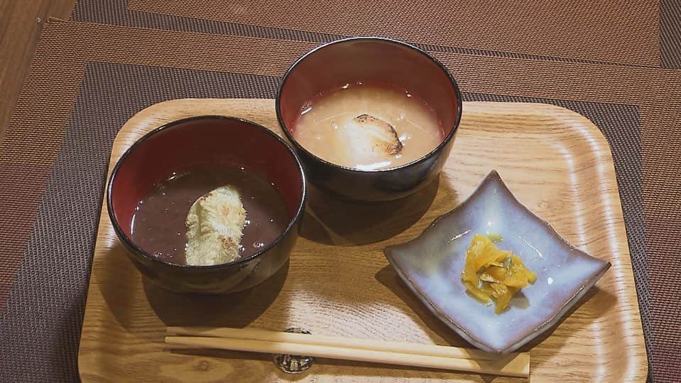 テレビ西日本「ももち浜ストア」さんのインスタグラム写真 - (テレビ西日本「ももち浜ストア」Instagram)「今日の #ももち特集は  横山紗弓さん(@1129sym )が 福岡で話題のあんこスイーツを紹介しました🌈  🔴GNU COFFEE（ @gnu_coffee ) #あんバタープリン チーズが効いた濃厚なプリンにあんこ＆バターをトッピング バターの塩味が良いアクセントになり絶品🍮 コーヒーを炭酸水で割った #ヌーコーヒーソーダ は プリンにも相性抜群✨  🔴京都祇園 あのん(@an.kyoto ) #あんぽーね　 舌触り滑らかなあんこと自家製マスカルポーネを お好みのバランスで最中に挟んで手作り👌 甘さが後を引かずスッキリとした後味 期間限定“桜のあんぽーね”も🌸  🔴甘味処あべ #白ぜんざいとぜんざい食べ比べセット※月初めのみの提供 栽培が難しく希少な #白小豆 を使用した白いぜんざい 普通のぜんざいより上品で優しい甘さ☺ おもちをワッフルメーカーで挟んだ #もっふる も名物🧇  #ももち浜ストア #ももち特集 #横山紗弓 #あんこスイーツ #あんこ #スイーツ #GNUCOFFEE #あんバタープリン #プリン #バター  #京都祇園あのん #あんぽーね #最中 #期間限定 #桜 #マスカルポーネクリームチーズ #手作り最中 #手作り #甘味処あべ #ぜんざい #白ぜんざい #おもち #餅」4月3日 19時11分 - momochihamastore8