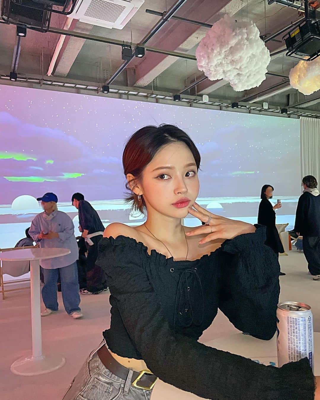 Yoonbitnaのインスタグラム：「카스 증짜로 좋아하는데 키득키득 ㅎ #카스」