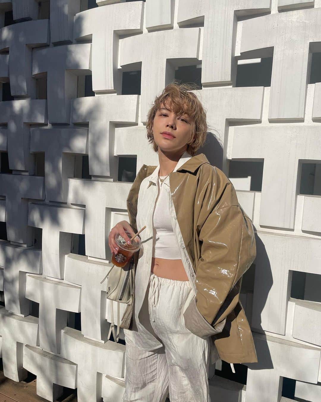 ステファニーのインスタグラム：「🌞🍪🫖✨ いつかの私服です。」