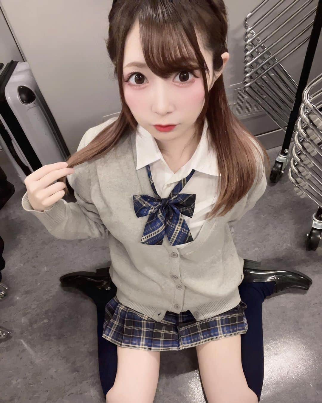 伊藤里織のインスタグラム：「お仕事のおかげで何年前にもタイムスリップできる🤭🤭 . . .  #KNUoNEW #マジック界のパイオニア #グラビアトリッカー #マジシャン #グラビアアイドル #水着 #偶像 #自撮り #自拍 #インスタグラビア #instagravure #gravure #beauty #japanesegirl #日本的 #性感內衣 #性感 #内衣 #泳衣 #粉我 #アイドル #idol #ギャル #制服」