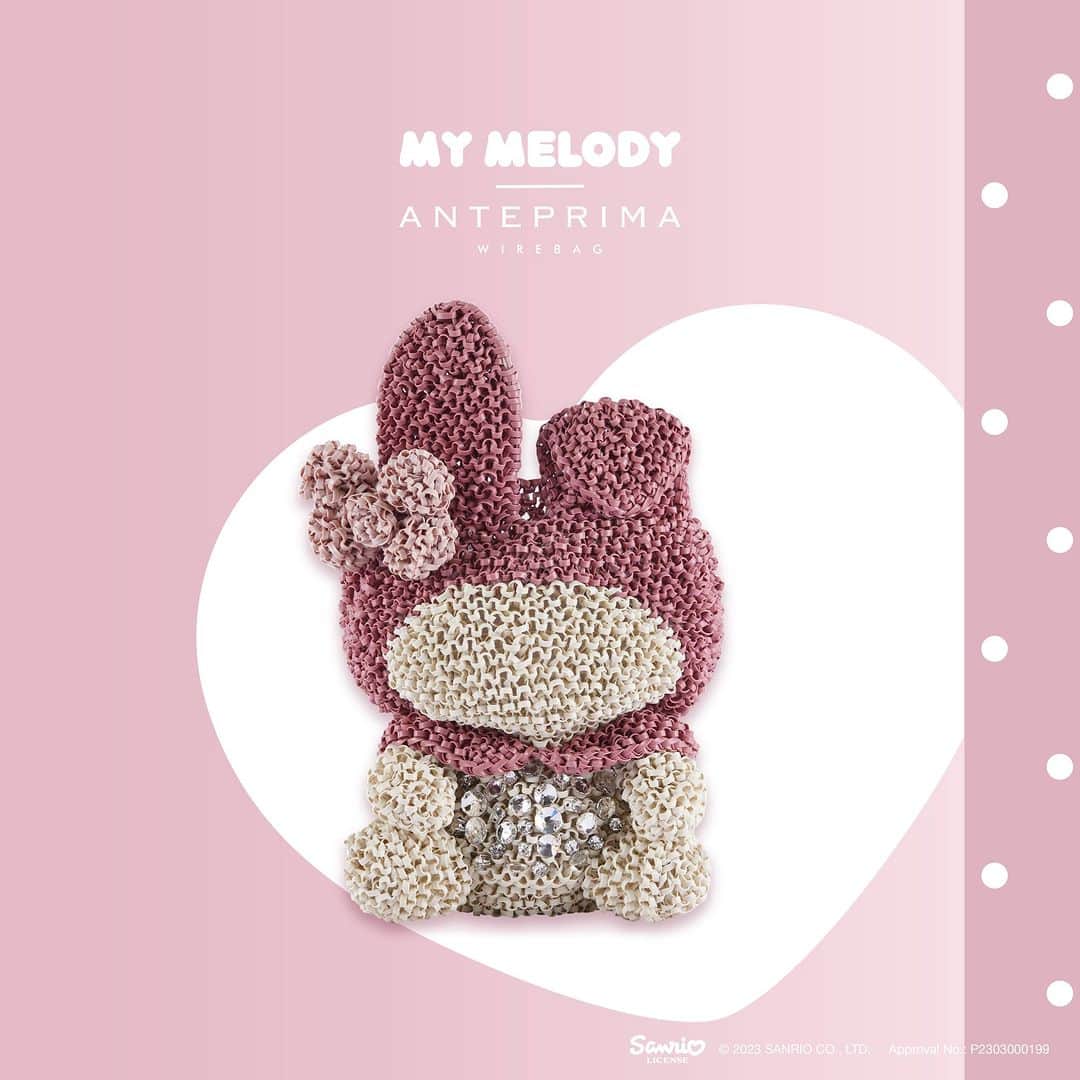ANTEPRIMAのインスタグラム：「Continuing the hot wave of HELLO KITTY Collection launched in #FW22, My Melody is coming back in this #SS23 with new styles. Refining the previous MY MELODY 3D #WIREBAG to a mini 3D shape with new ribbon details and exquisite gemstones as embellishment, this adorable 3D bag cannot be missed by all My Melody lovers.  Shop the MY MELODY WIREBAG Collection now.  #ANTEPRIMA #WIREBAG #SS23 #MyMelody #myMelodyLover #HelloKittyandFriends #Sanrio #3DBag #MiniBag #MicroBag #Crochet #CrochetBag #Craftsmenship #Craftbag #KnitBag」