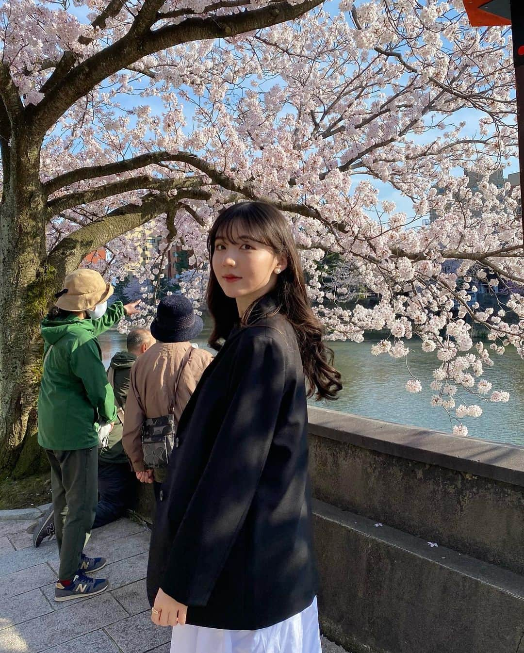 宮本和奏のインスタグラム：「・ 桜ちゃん🌸 満開で綺麗だった  皆はお花見とかしたのー？ #宮本和奏」